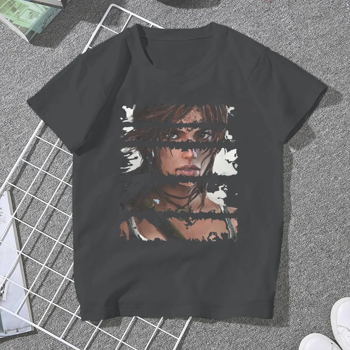 Camisetas rasgadas de Lara Croft para mujer, camisetas de juego Tomb Raider, camisetas únicas de manga corta con cuello redondo, camisetas recién llegadas